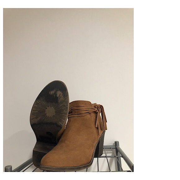 Brown little booties 🤎 🥾 - Picture 3 of 4